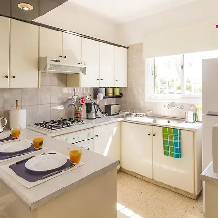 בית נופש Semi-detached Beach House *